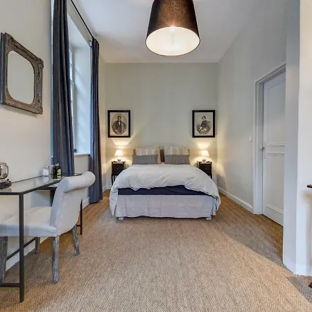 H-bnb - Les Meubles Du 1 Bed & Breakfast