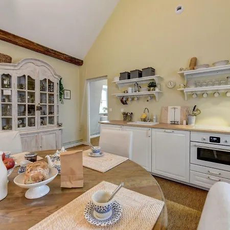 לינה וארוחת בוקר H-bnb - Les Meubles Du 1 3*