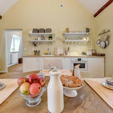H-bnb - Les Meubles Du 1 Bed & Breakfast