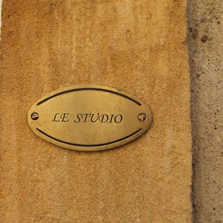 H-bnb - Les Meubles Du 1 3* מץ